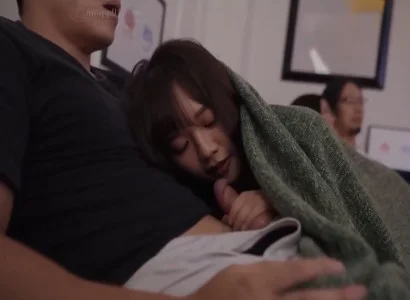Em họ tinh nghịch dễ thương