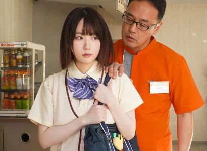 Quản lý trẻ bắt gặp em gái lấy trộm đồ trong cửa hàng